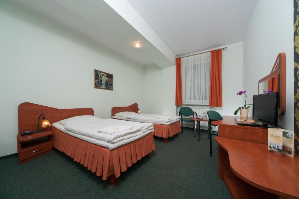 Отель Hotel Relax Мурована-Гослина-14